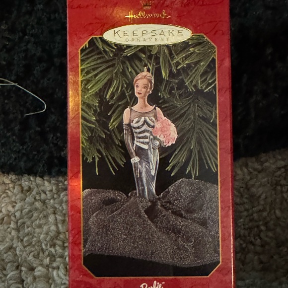 Hallmark Barbie 40th Anniversary Ornament - Picture 5 of 6